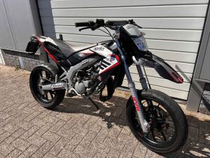 Aprilia SX 50 tweedehands schakelbromfiets