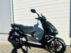 Peugeot Speedfight 4 Mad Black tweedehands bromscooter