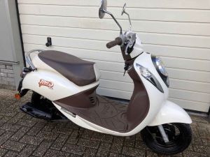 Sym Mio 50 Summer Edition tweedehands bromscooter