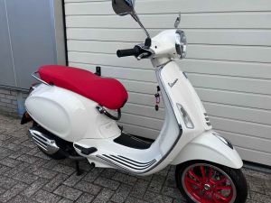 Vespa Primavera 50 in absolute nieuwstaat! 