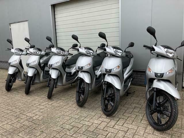 Aanbieding Peugeot Tweet Evo Snorscooter | VanSeggeren.nl