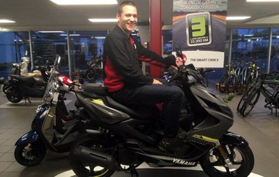 Gebruikte Occasion Tweedehands) Scooters, bromfietsen, fietsen en  onderdelen : Van Seggeren Tweewielerspecialist - Kollumerzwaag