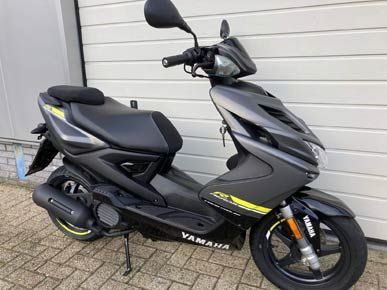 Nieuwe Scooter of Nieuwe Bromfiets Kopen of Leasen? Van Seggeren