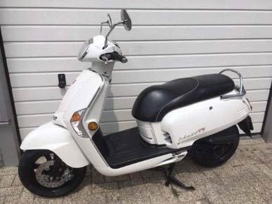 Nieuwe Scooter of Nieuwe Bromfiets Kopen of Leasen? Van Seggeren